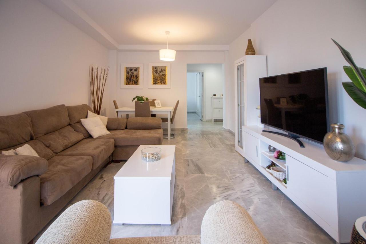 White Dreams Next To The Sea Apartment Алгаробо-Коста Екстериор снимка