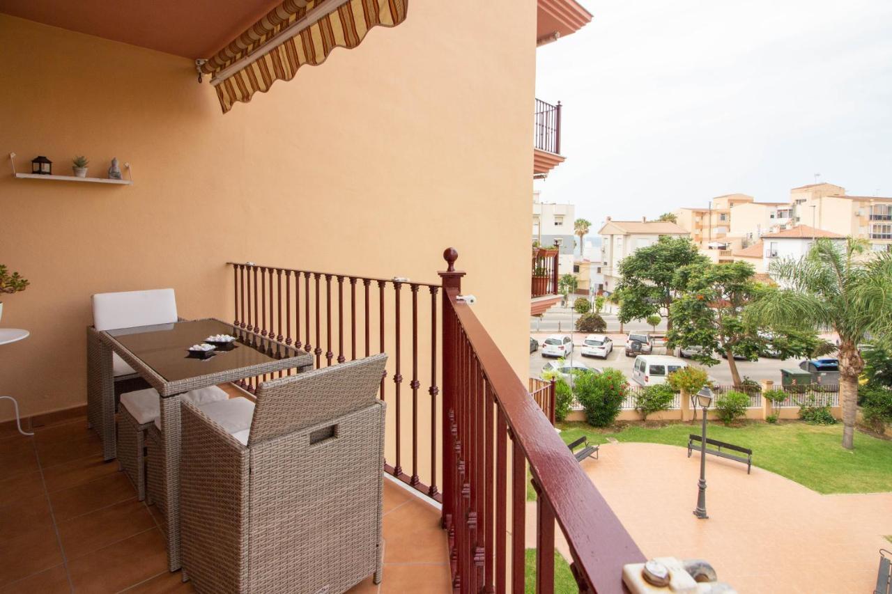 White Dreams Next To The Sea Apartment Алгаробо-Коста Екстериор снимка