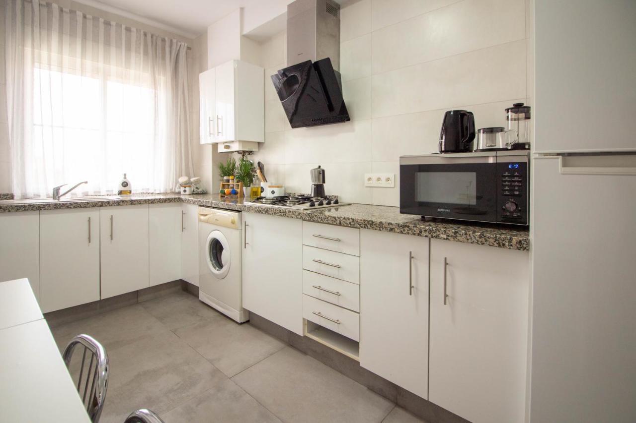 White Dreams Next To The Sea Apartment Алгаробо-Коста Екстериор снимка